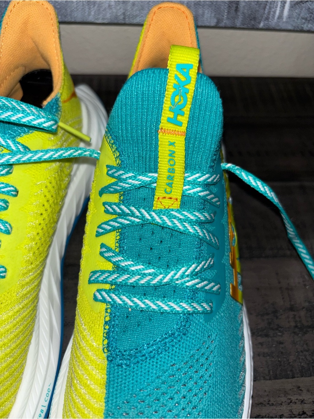 Hoka Carbon X 3 running shoes WOMENS SZ 8.5 - Picture 2 of 16